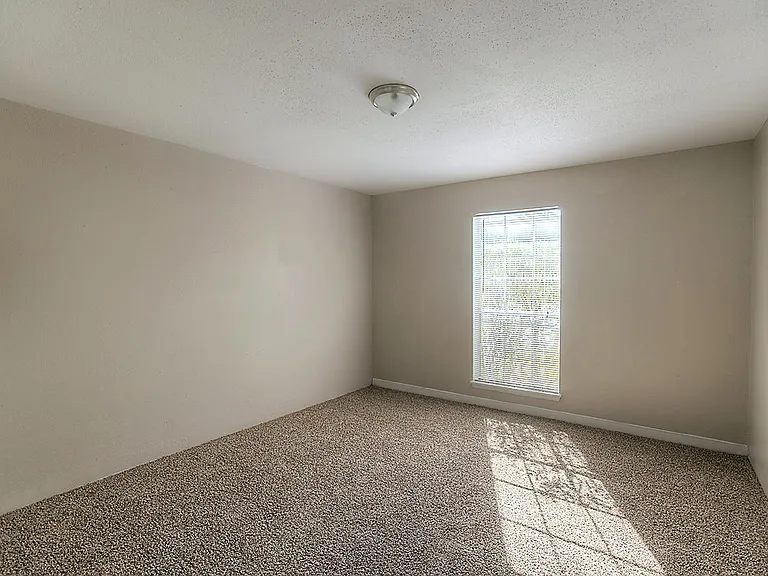 Oaks of Baytown Apartments — Photo 10