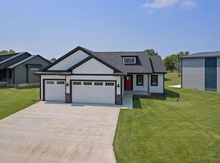 6674 Shadow Ridge Pl, Columbus, NE 68601