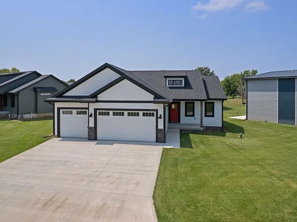 6674 Shadow Ridge Pl, Columbus, NE 68601