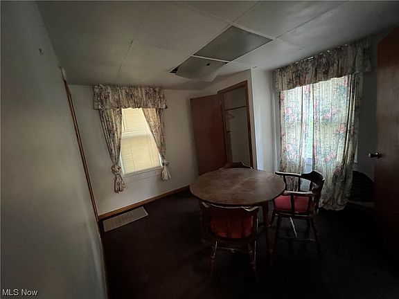 5th image of 406 Marion St