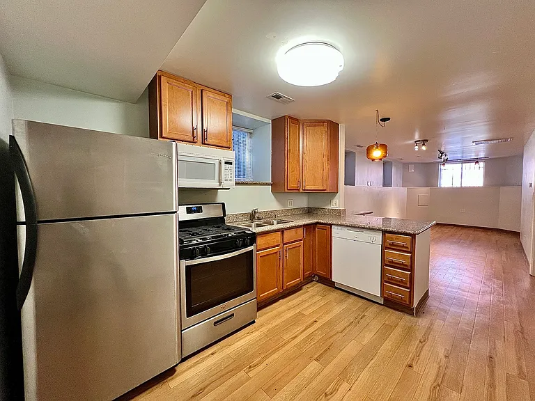 2915 N Lawndale Ave #0 — Photo 6