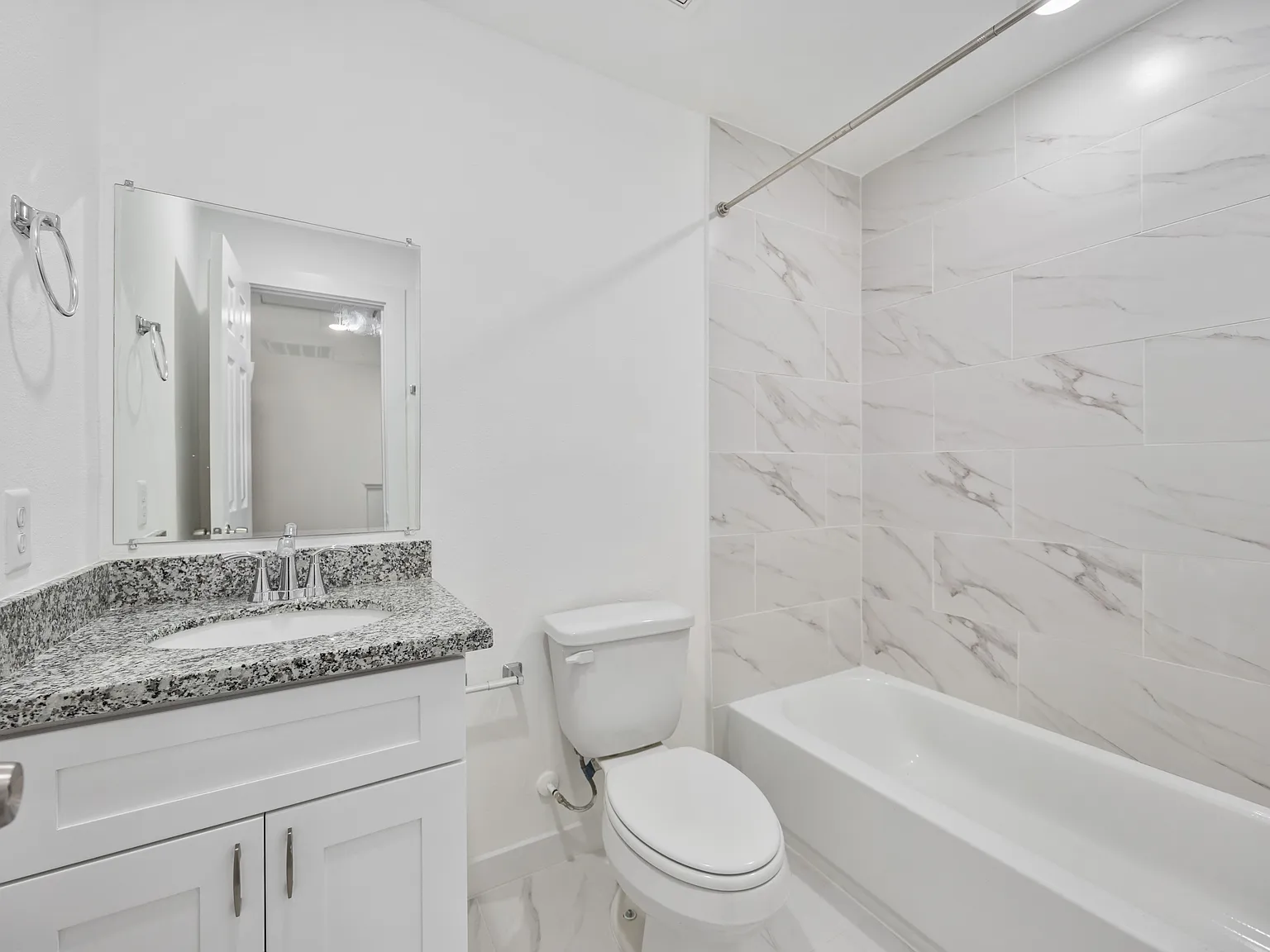 3 bed, 2.5 bath, 1150 sqft, $1,595 — Photo 3