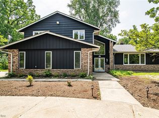 25370 S Woodland Rd, Beachwood, OH 44122