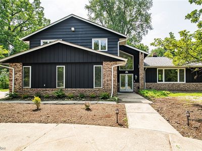 25370 S Woodland Rd, Beachwood, OH, 44122