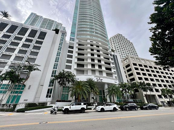 5th image of 950 Brickell Bay #1109