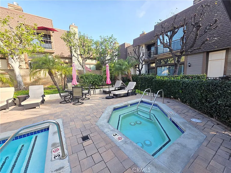 13963 Riverside Dr #13963 — Photo 7