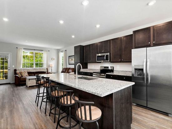 301 Willowshire Ct, Waynesboro, VA 22980