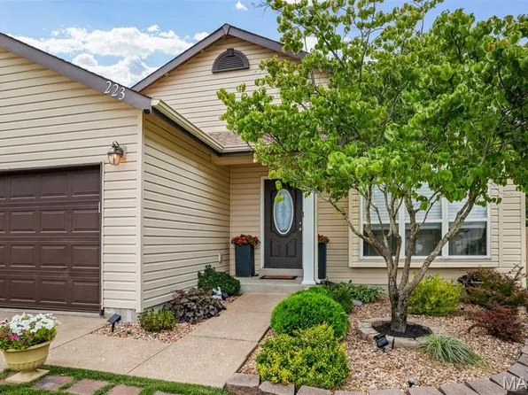 223 Destiny Ct, Wentzville, MO 63385