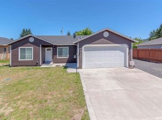 1096 SW 3rd Ave, Mill City, OR 97360