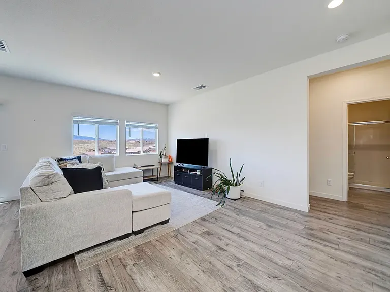 2040 Painted Sky Way — Photo 4