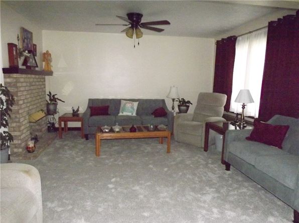 45 W Willock Rd, Pittsburgh, PA 15227