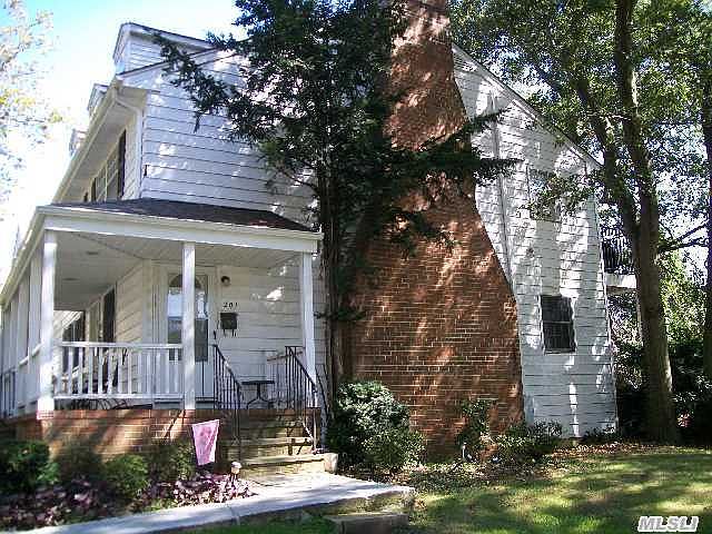 1st image of 201 Towne House Vlg