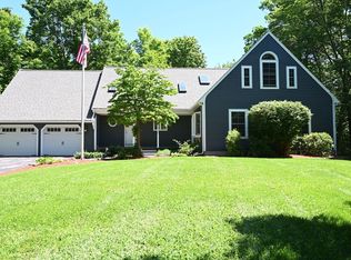 4 Fieldstone Dr, Hampstead, NH 03841