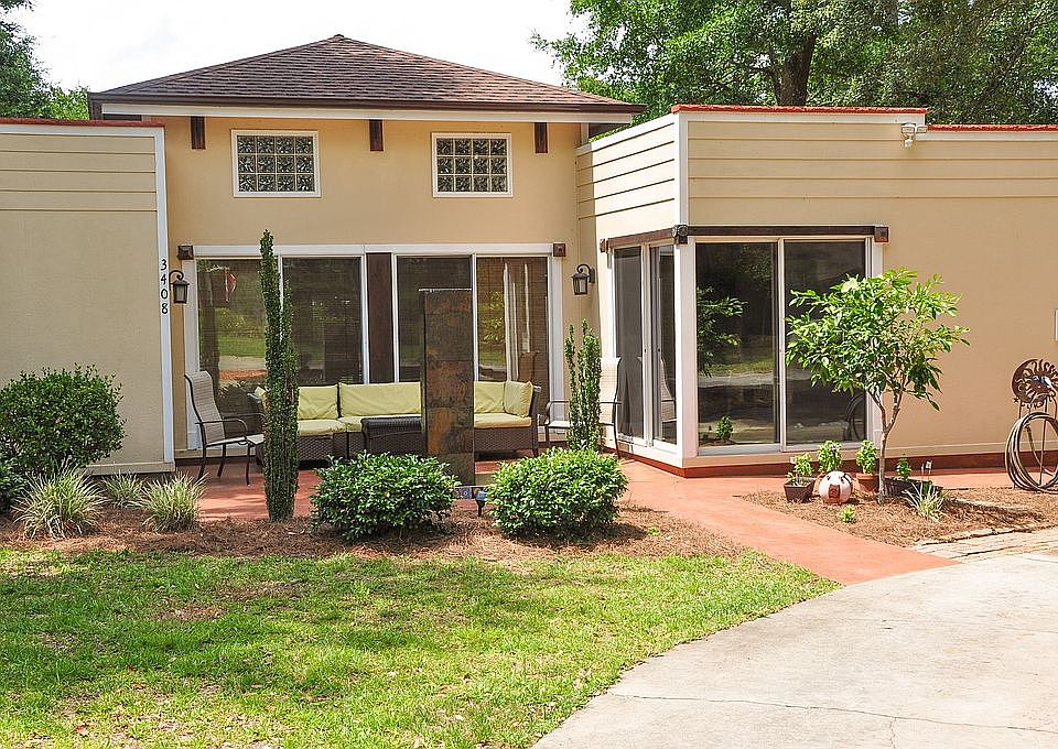 Corner Sliders-Main Entrance