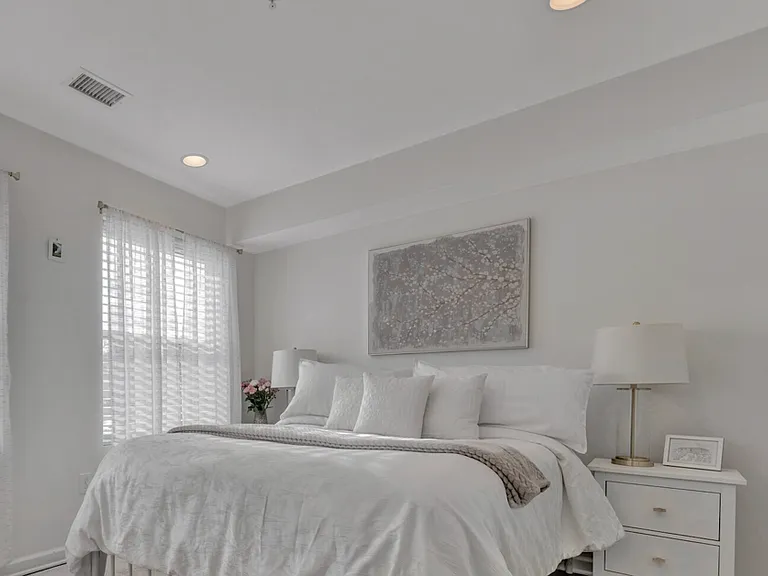 1346 Nicholson St NW #102 — Photo 7