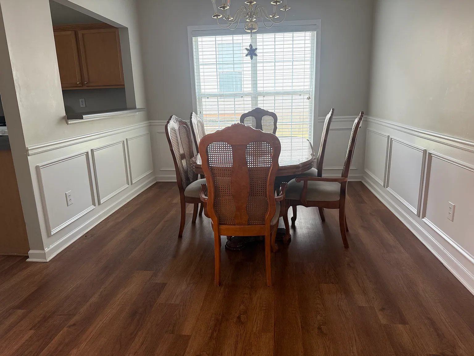 3 bed, 1827 sqft, $2,100 — Photo 3