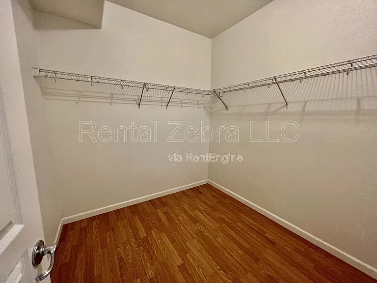 1360 Shady Ln — Photo 14