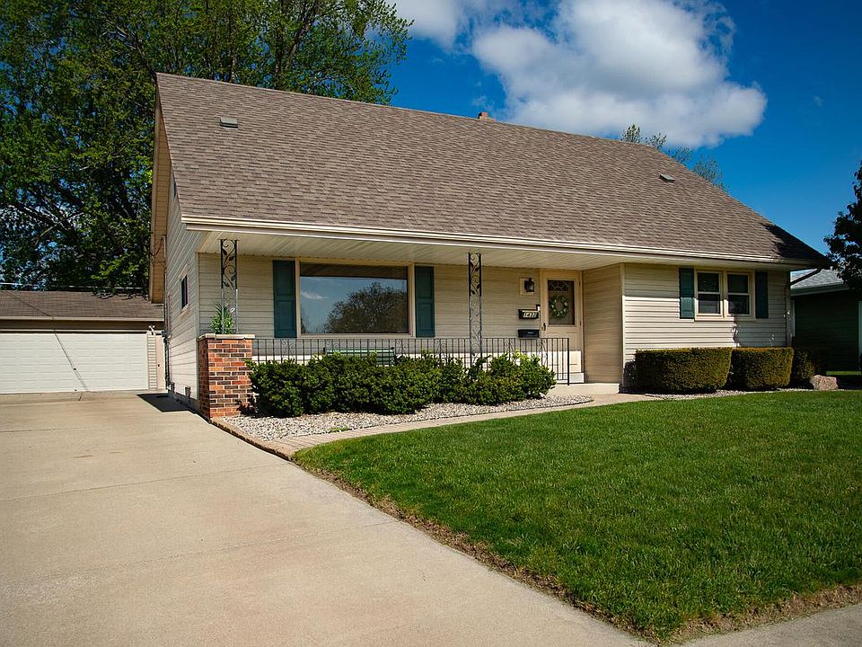 1st image of 1432 Breeze TERRACE