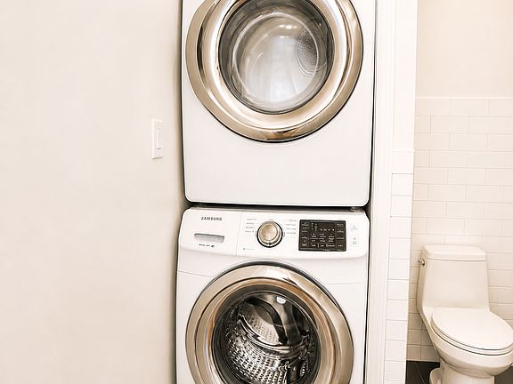 5th image of 726 Bergen St APT 1LR