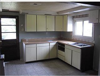 4th image of 602 W Pine St