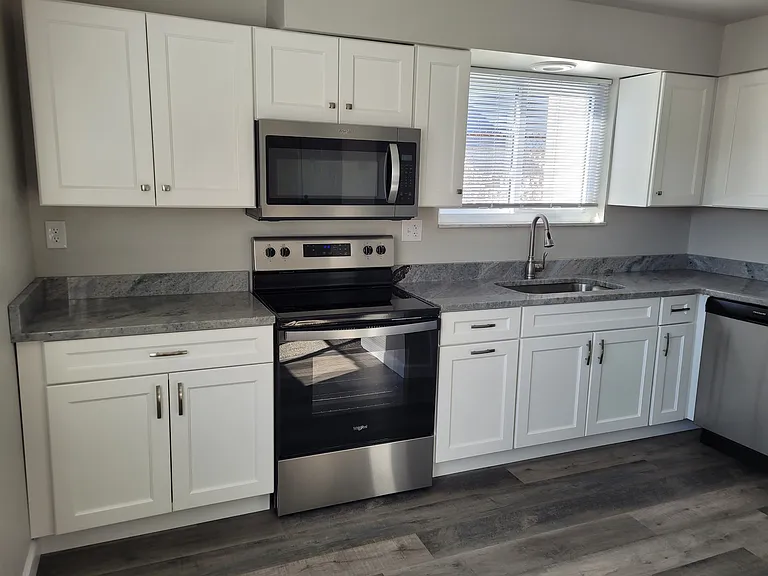 7 Renshaw Ave #1 — Photo 1