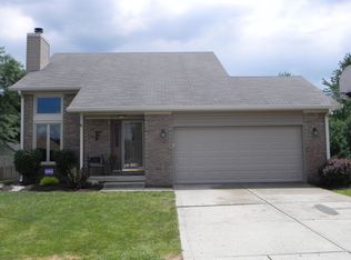 8949 Sunbow Dr, Indianapolis, IN