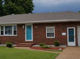 305 Park Ln, Wood River, IL