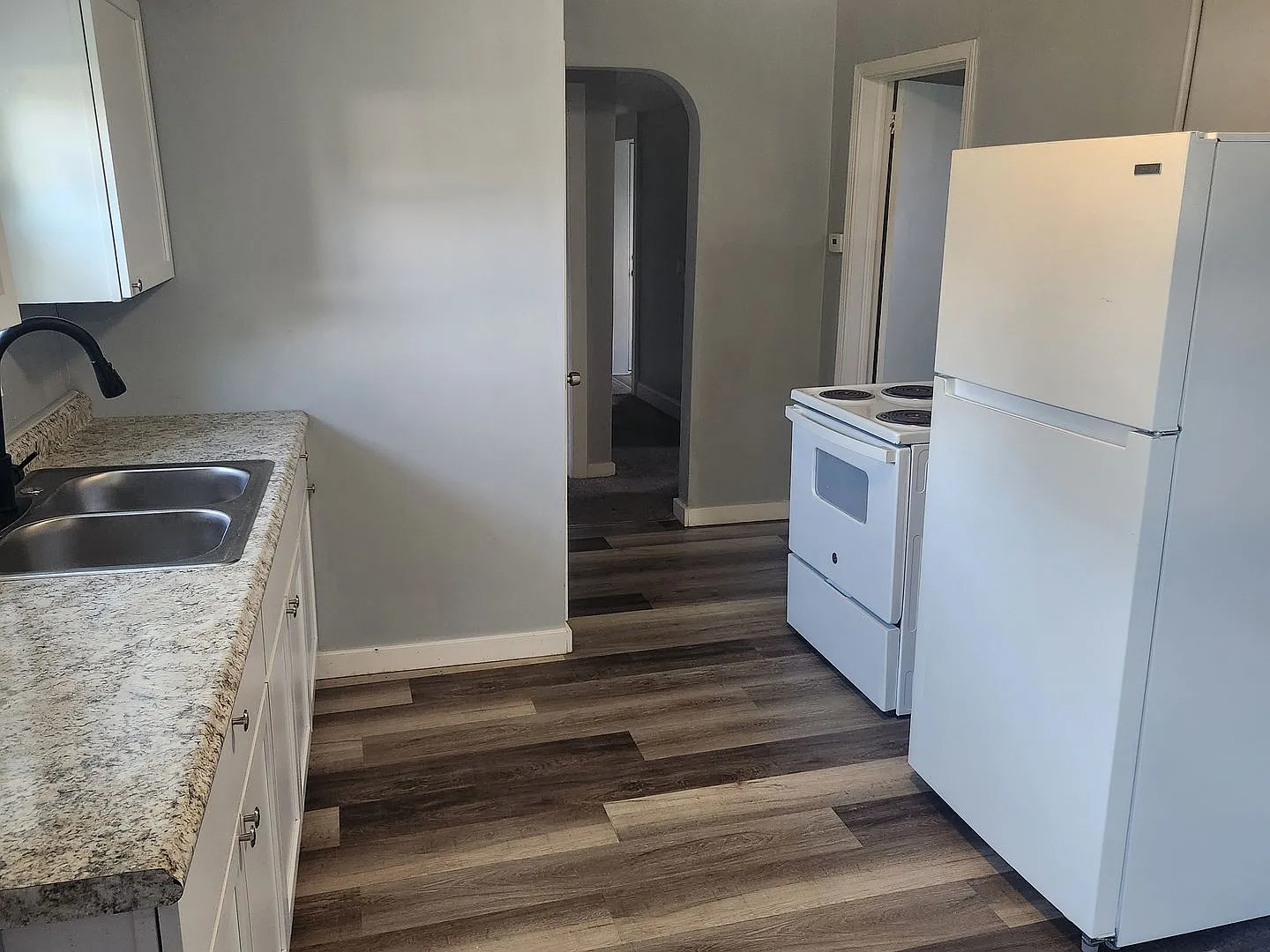 3 Bedroom 1.5 Bathroom House — Photo 4