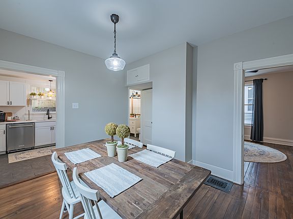 4th image of 112 N Maple Ave #1