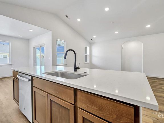 5th image of 730 Cheri Court Block #7-lot 4