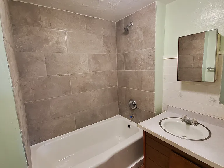 1039 Chipeta Ave #6 — Photo 5