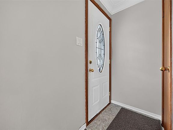 4th image of 298 Elsfield Cres