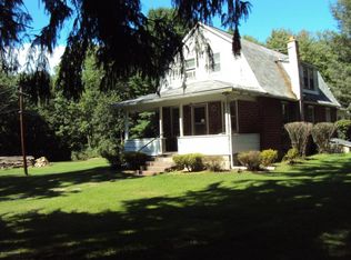 1543 Ryman Rd, Dallas, PA 18612