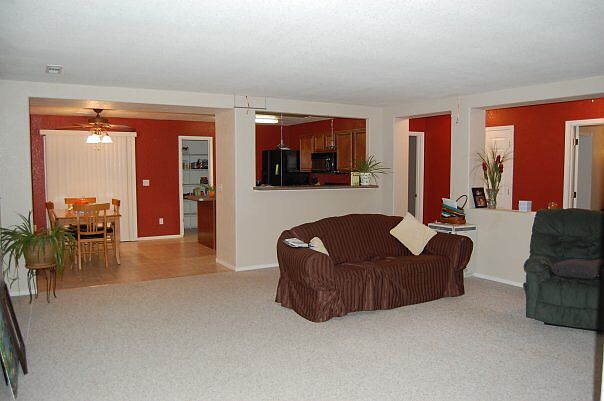 Open Floor Plan!