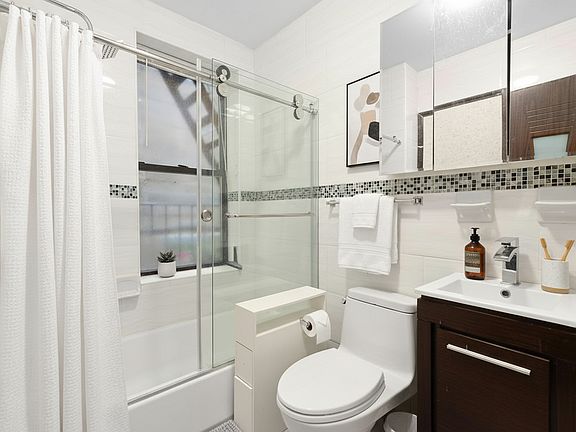 4th image of 1771 1st Ave APT 1