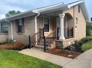 1462 Courthouse Rd, Gulfport, MS 39507