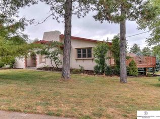 4680 Willit St, Omaha, NE 68152