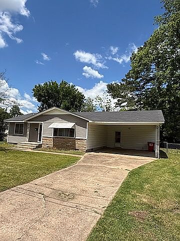 316 Vine St, 2 car carport