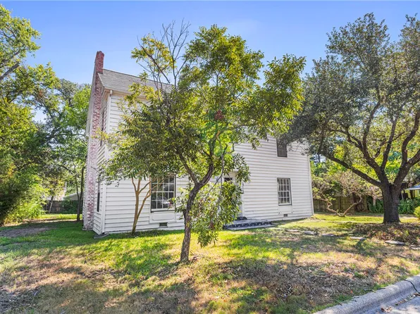 712 Banks Ave, Bryan, TX 77803