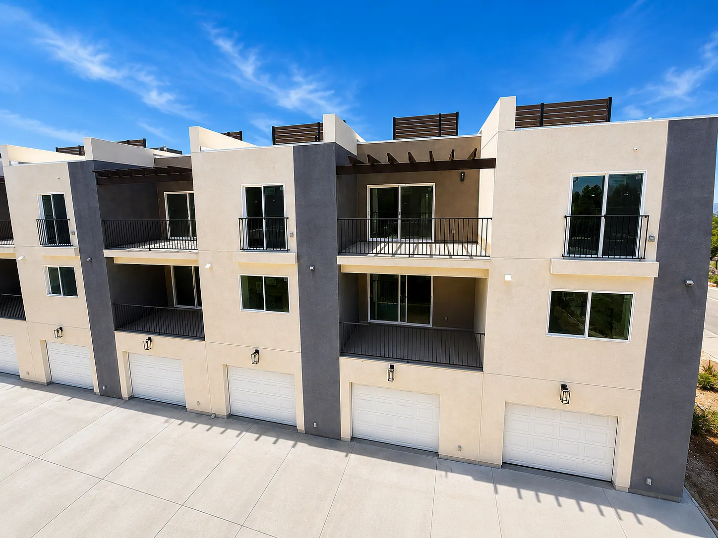 2 bed, 2.5 bath, 1500 sqft, $2,500 — Photo 3