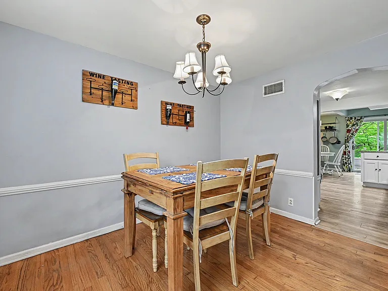 7921 Madison Ave — Photo 8