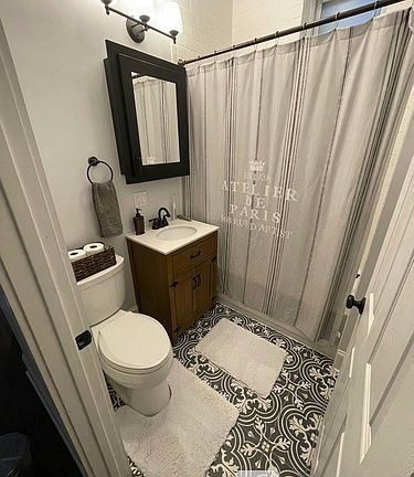 3rd image of 2826 W Wellington Ave #1
