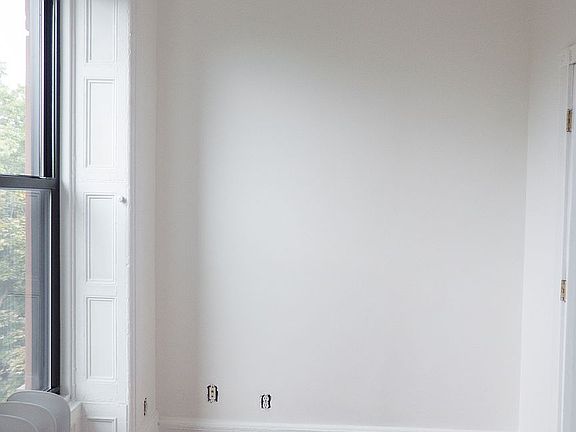 4th image of 172 Hancock St APT 4