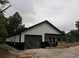 224 N 1st St, Mitchell, IN 47446