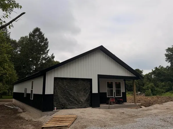 224 N 1st St, Mitchell, IN 47446