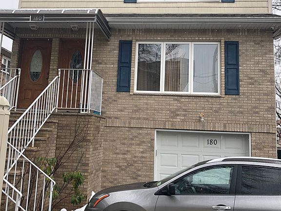3rd image of 180 Greenleaf Ave