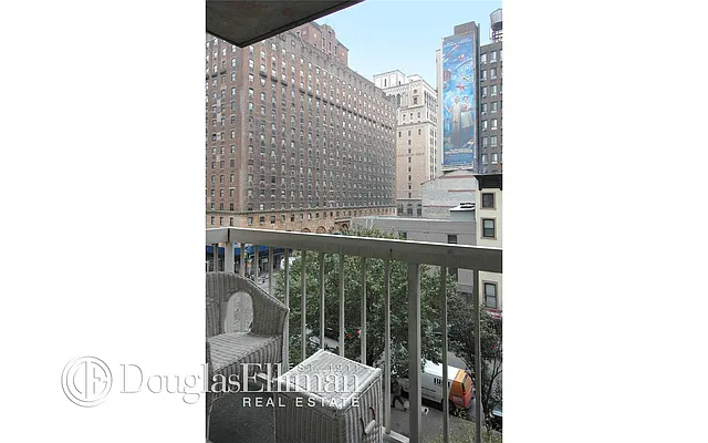 Sold by Douglas Elliman | media 7