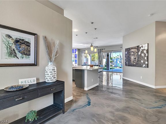 4th image of 232 Cliff Valley Dr