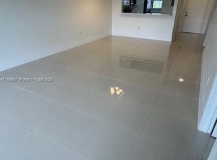 10317 NW 9th Street Cir #501, Miami, FL 33172