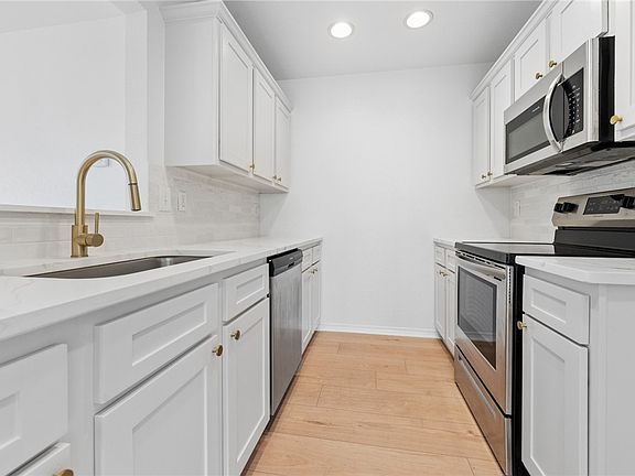 5th image of 801 N 19th St